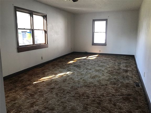 5th image of 502 N 4th St
