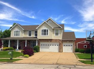 1195 Oak Hill Ct, Ballwin, MO 63021