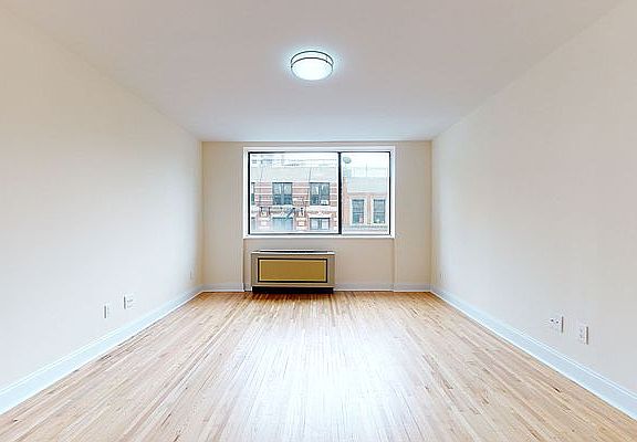 4th image of 365 W 52nd St APT 5J