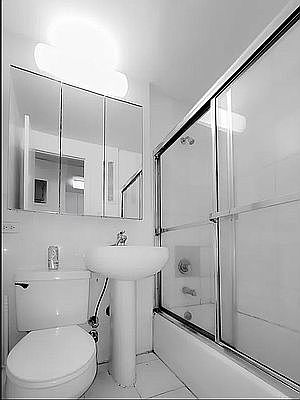 5th image of 238 E 36th St APT 4H