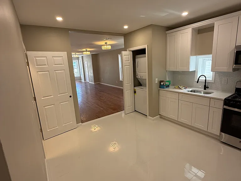 250 Summer Ave #2 — Photo 9