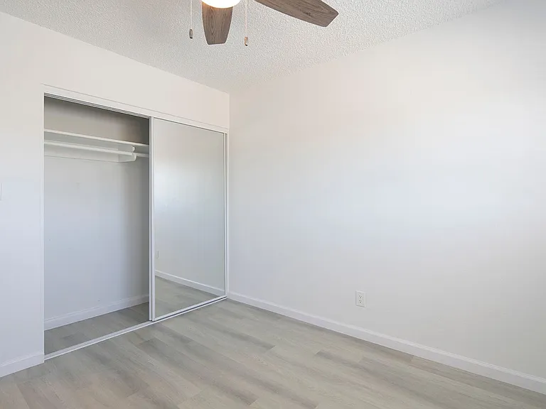 Catalina Pacific Apartments — Photo 7