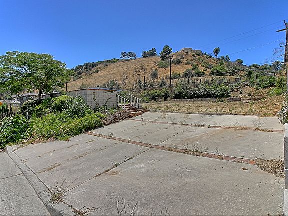 2nd image of 931 Via Arroyo