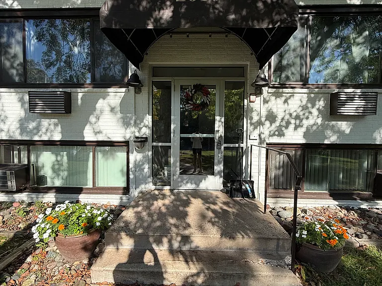 Snelling Ave N — Photo 17