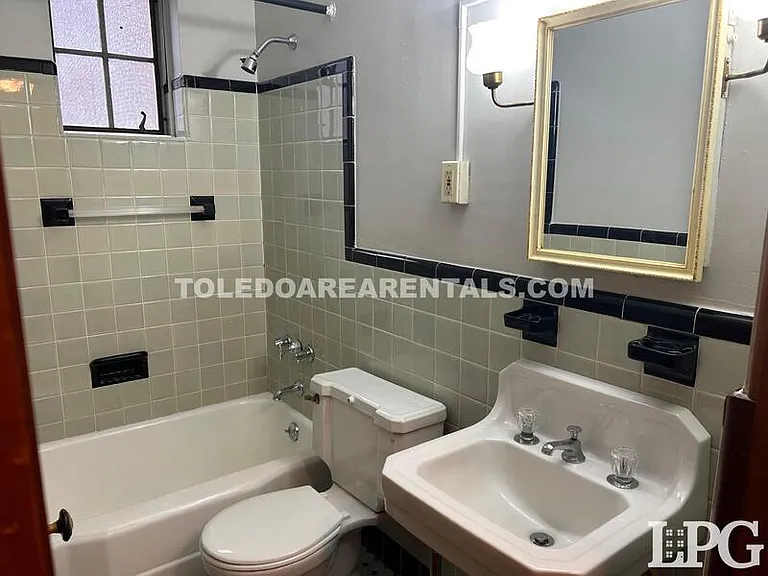 2244 W Sylvania Ave #1 — Photo 7