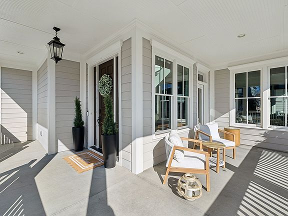 4th image of 9045 Keats St