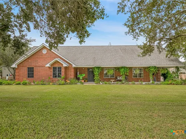 126 Lakeview Dr, Victoria, TX 77905