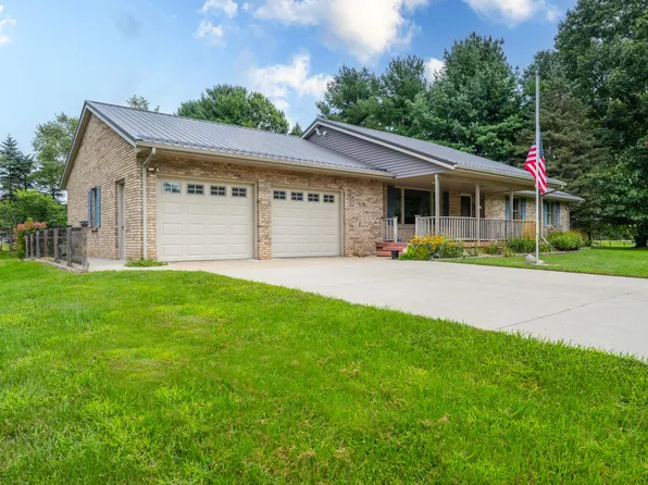 5685 Topanga Dr, Coloma, MI 49038