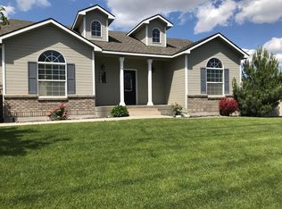 3219 W Canyon Lakes Dr, Kennewick, WA 99337