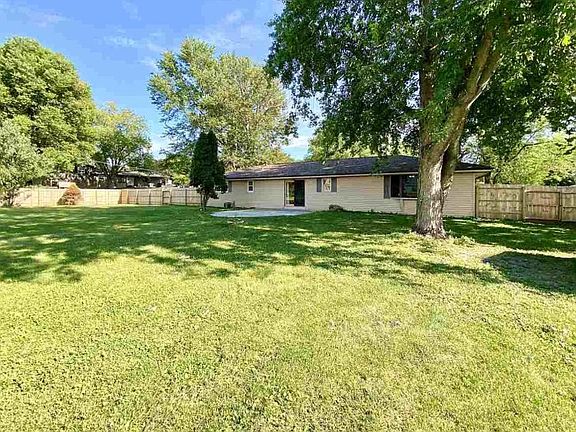 5th image of 3116 Lookout Dr