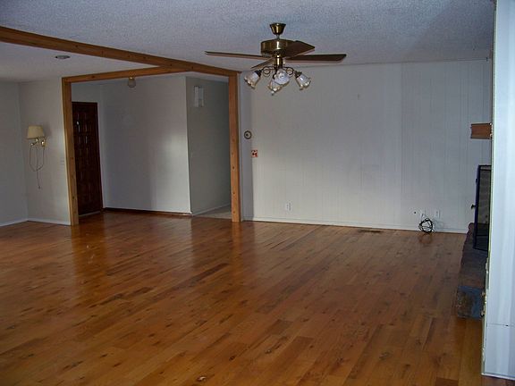 2nd image of 1215 S Division St