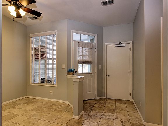 5th image of 941 Sheridan Cir #941