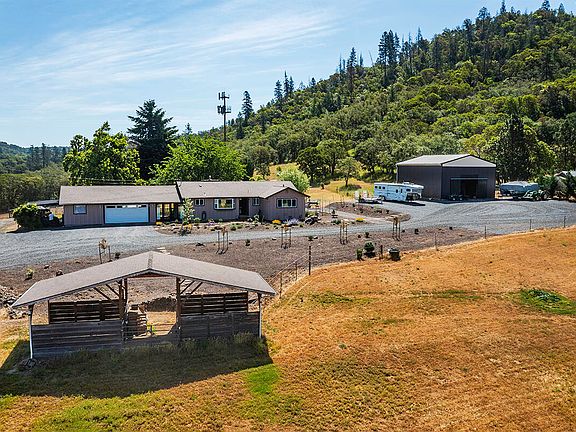 3rd image of 5388 Kane Creek Rd