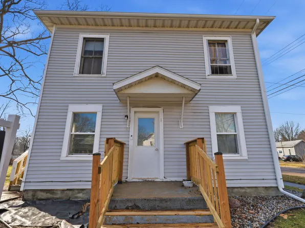 719 N Clinton Ave, Saint Johns, MI 48879