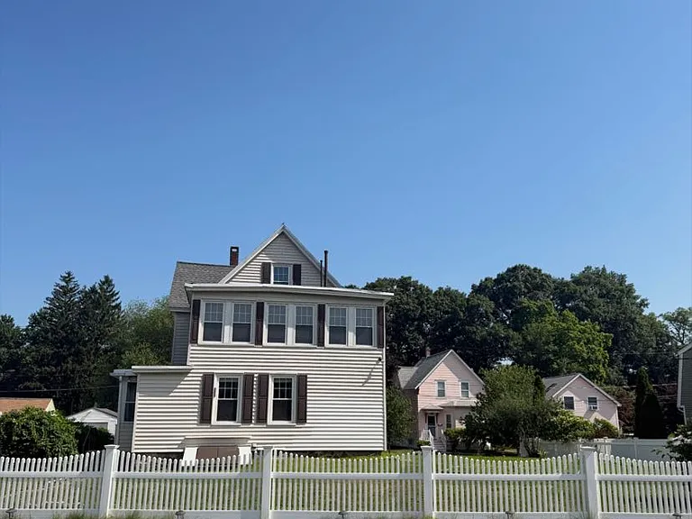 15 Hampstead St — Photo 2