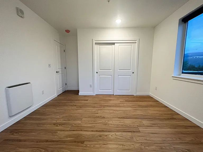 Leeward Apartments — Photo 12