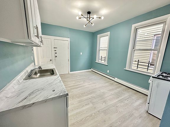 4th image of 11 Linden Ave #3A