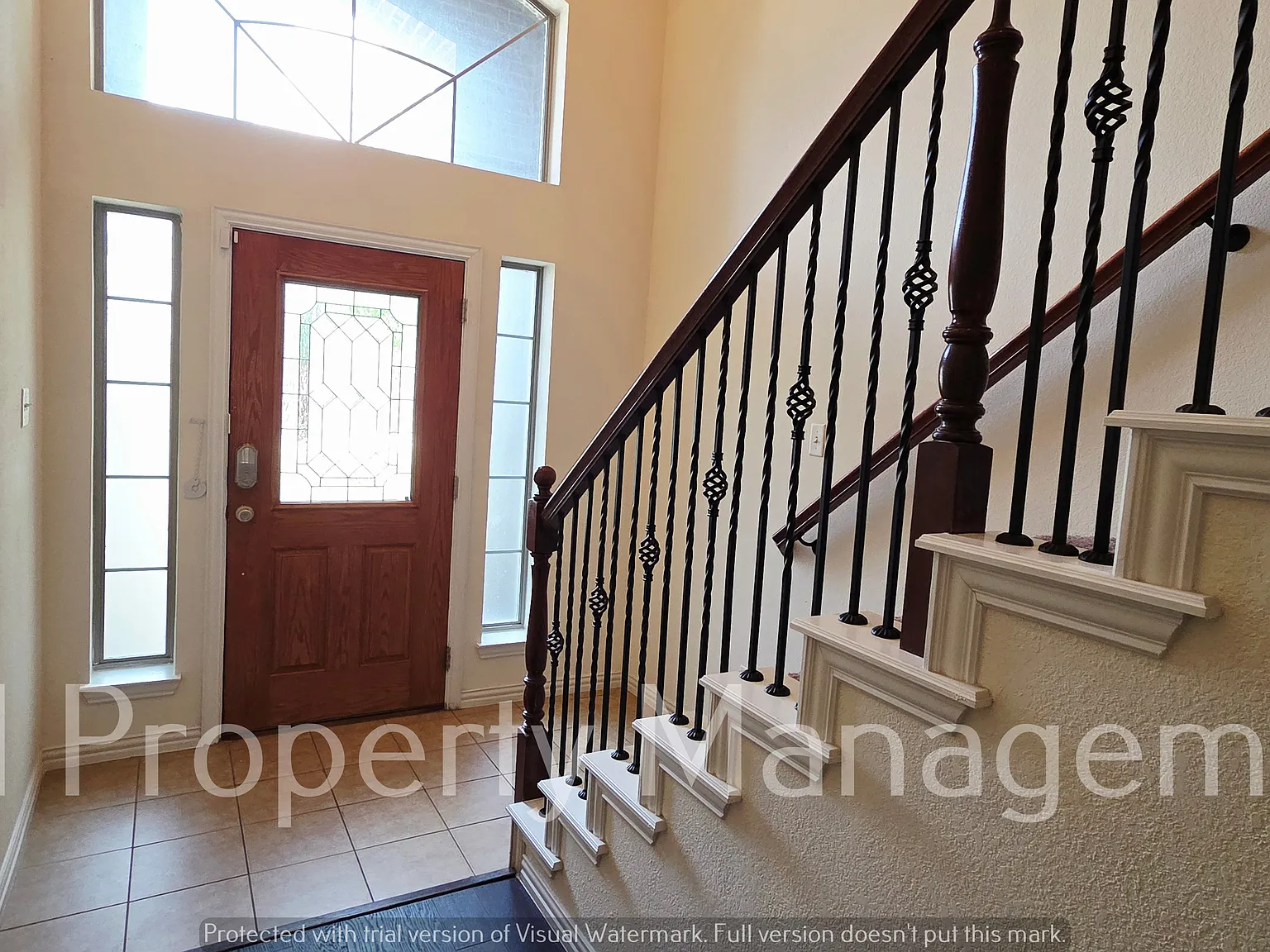 Fantastic 3 Bed Townhouse — Photo 3
