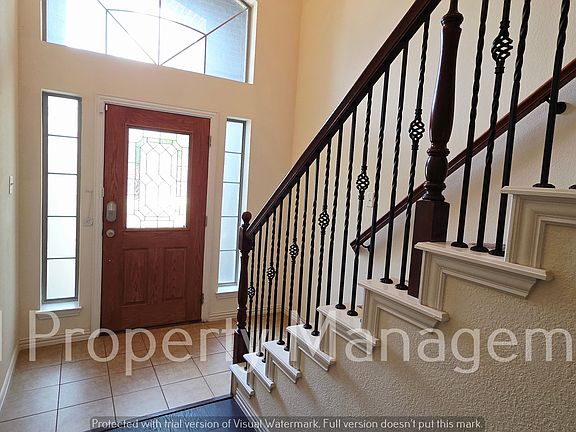 3rd image of 3676 Vienna St