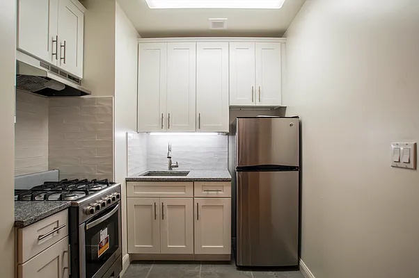 Rented by Cast Iron Real Estate | media 21