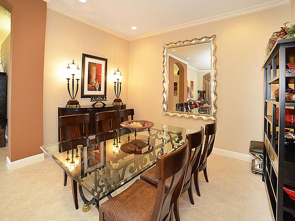 Home For Sale In Valencia Shores