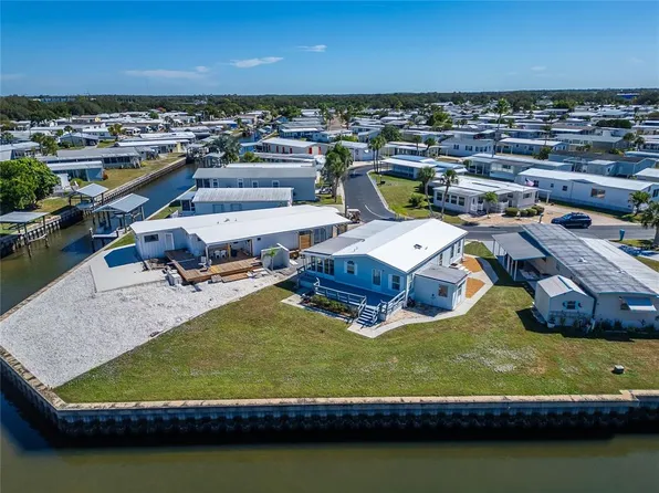 126 W Saint Johns Way, Apollo Beach, FL 33572