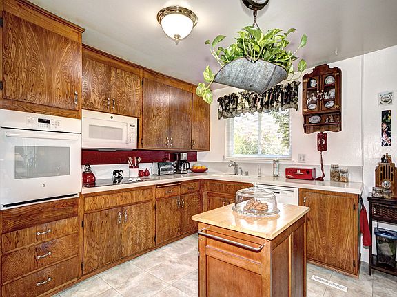 4th image of 642 Sobrato Ln