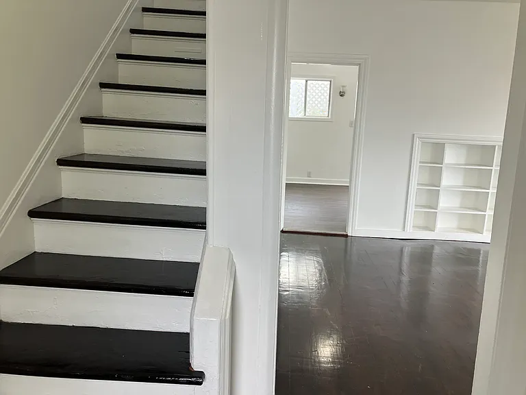 516 Napa St — Photo 6