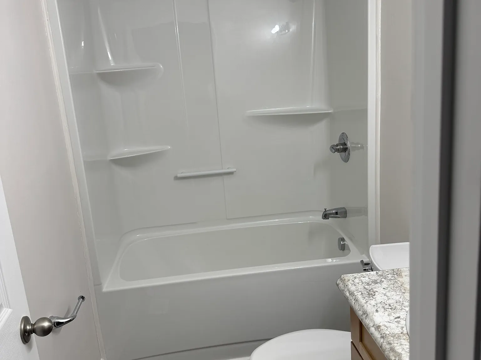 2 bed, 900 sqft, $975 — Photo 3