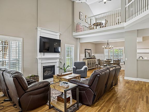 5th image of 7529 Watervale Dr