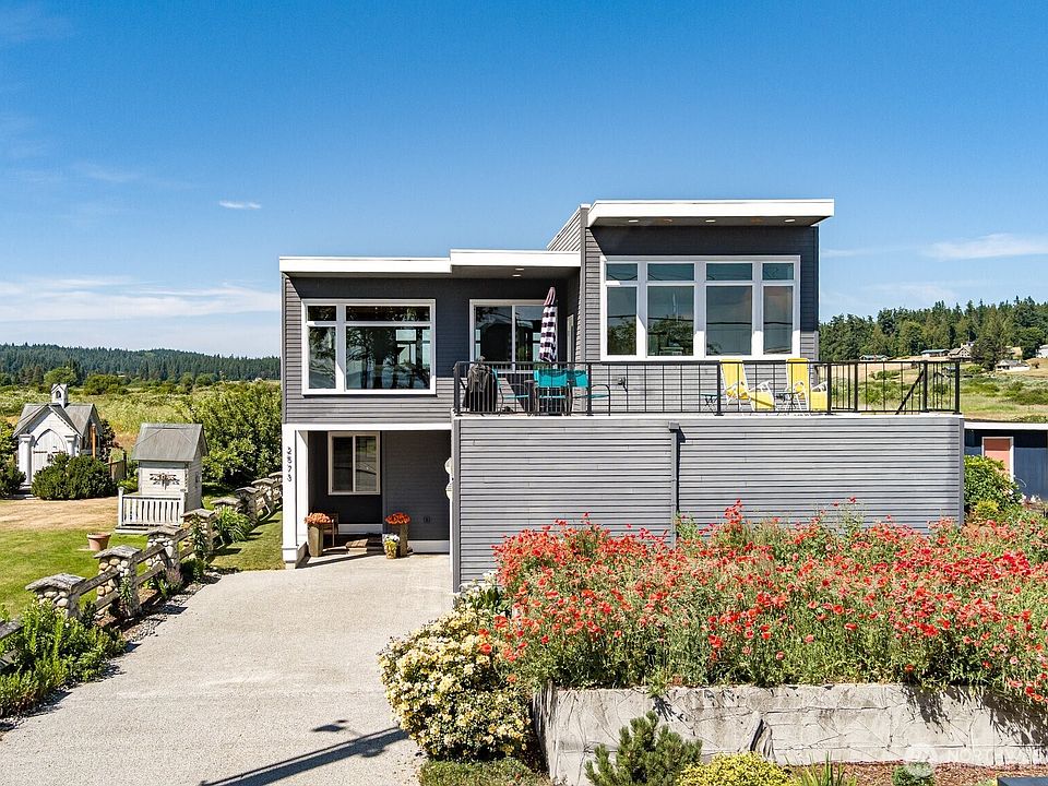 2nd image of 2573 Sunlight Beach Road