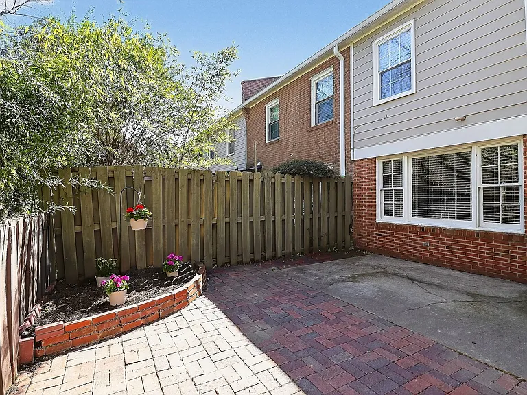 4605 Hedgemore Dr #D — Photo 26