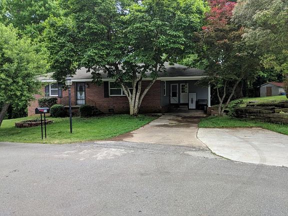2nd image of 114 Wildwood Cir