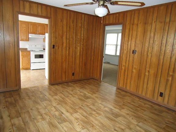 4th image of 302 Hundred Oaks Dr
