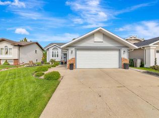 2307 W 52b Ave, Lloydminster, AB T9V 2R3