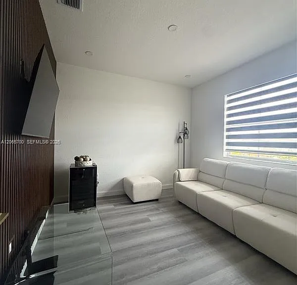 2619 SE 24th Pl — Photo 7
