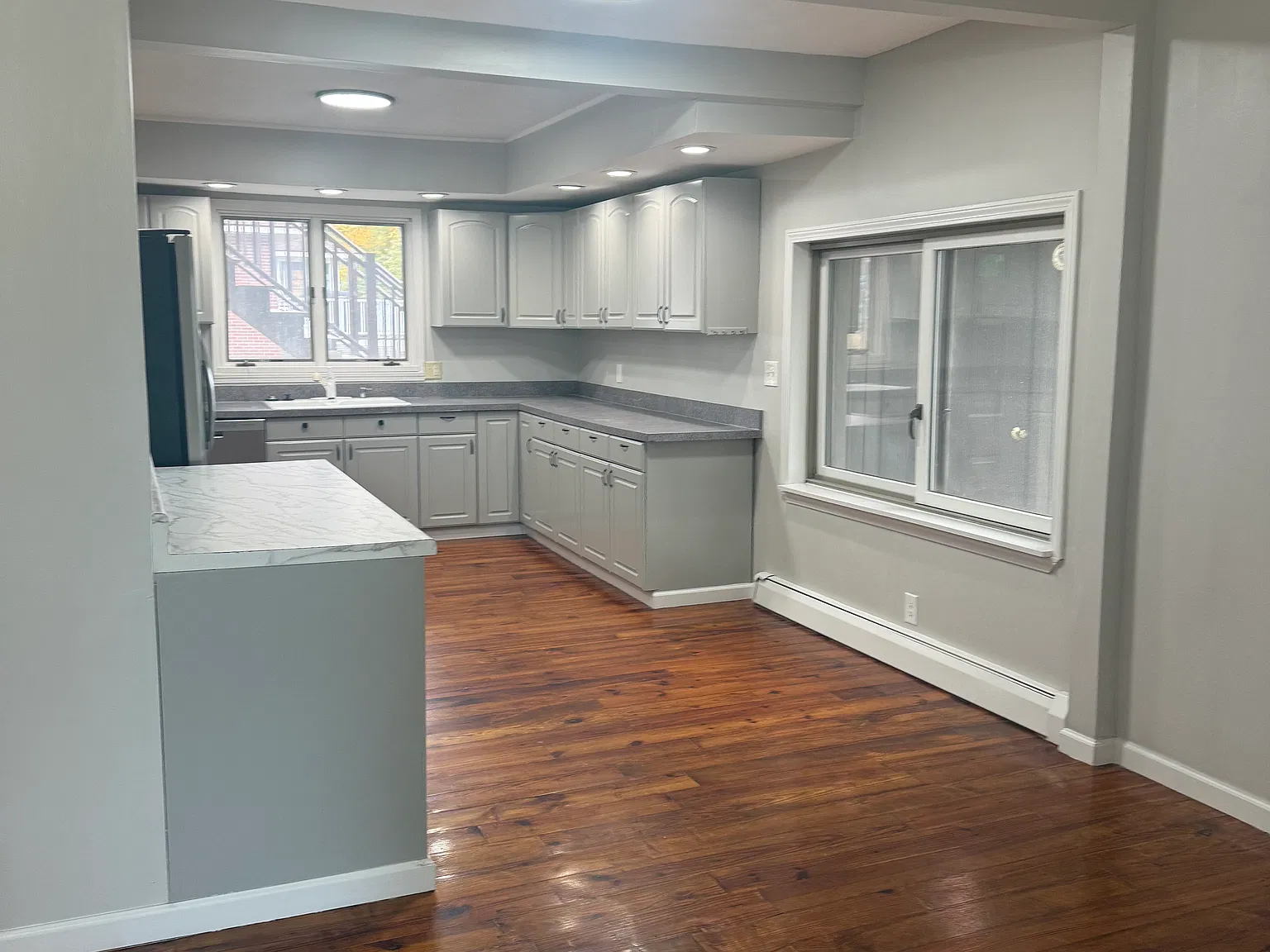 331 Newton St — Photo 4