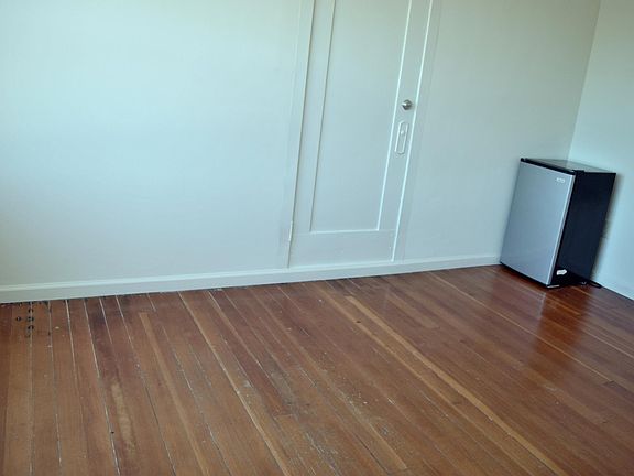 5th image of 1118 Mohawk St #102A