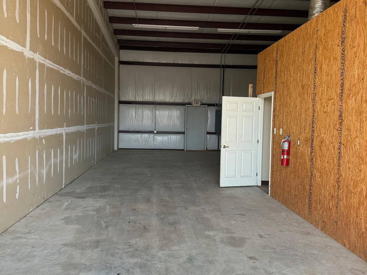 Office Space/ Warehouse Building — Photo 2