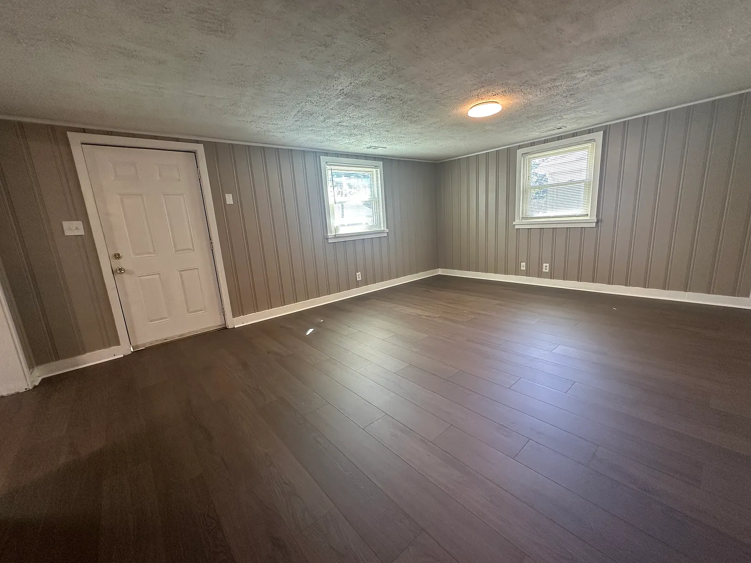 3 bed, 1120 sqft, $1,895 — Photo 2