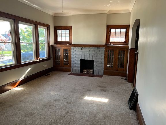 3rd image of 19403 Shoreland Ave