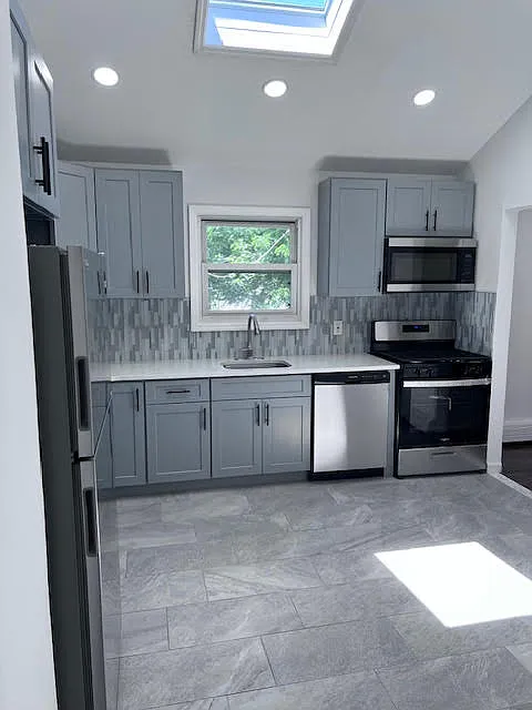3 bed, 2290 sqft, $3,250 — Photo 4
