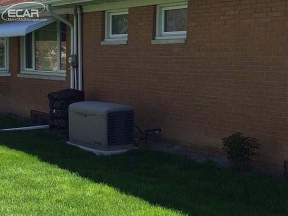 3rd image of 2227 Blackthorn Dr