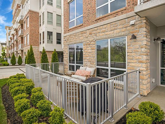 2nd image of 105 N Riverview St Unit 115