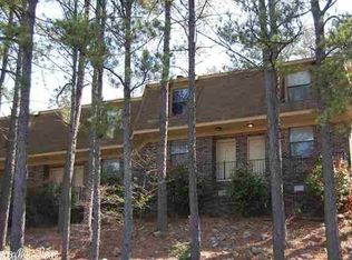 12 Meredith Ct, Little Rock, AR 72227