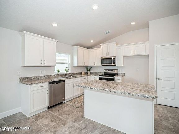 2nd image of 2103 Middlebury Dr SE