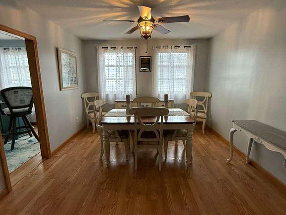 3rd image of 27310 Seabreeze Rd