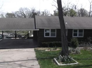 1104 S Shore Dr, Kansas City, MO 64151