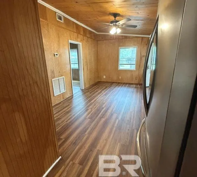 5594 Virginia St — Photo 10