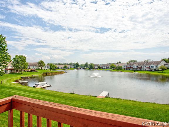 3rd image of 8902 N Clearwater Dr